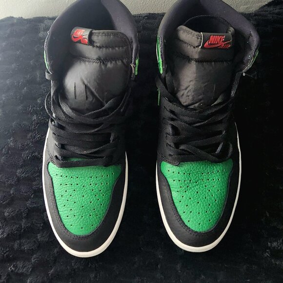 Nike Air Jordan 1 Retro High Black Pine Green-white-Gym Red 555088 030 size 11.5 main image 6